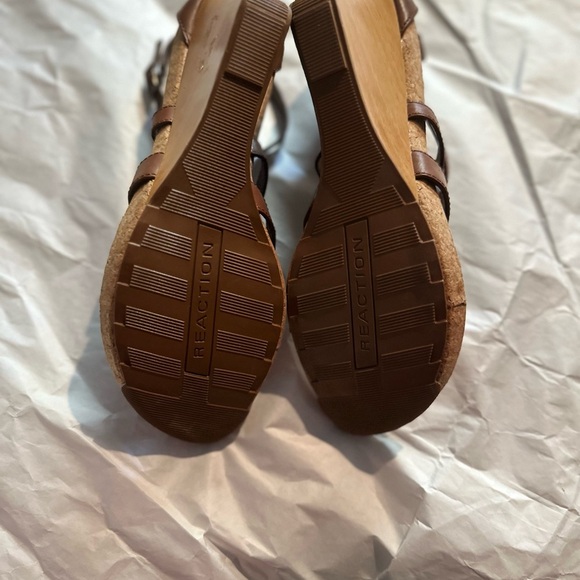 Kenneth Cole Reaction Dark Brown Strappy Sandals - Picture 7 of 10